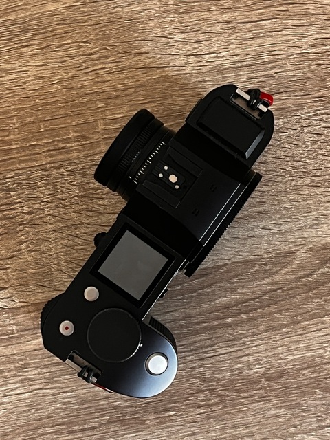 Leica SL with two lenses
