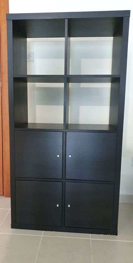 Bookcase with 4 doors