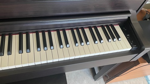 Yamaha Clavinova CLP 645R Piano and bench