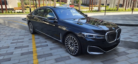 BMW 750li XDRIVE розовая