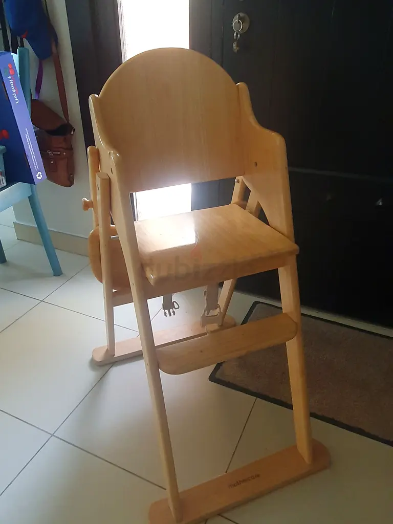 Baby feeding chair. Wood