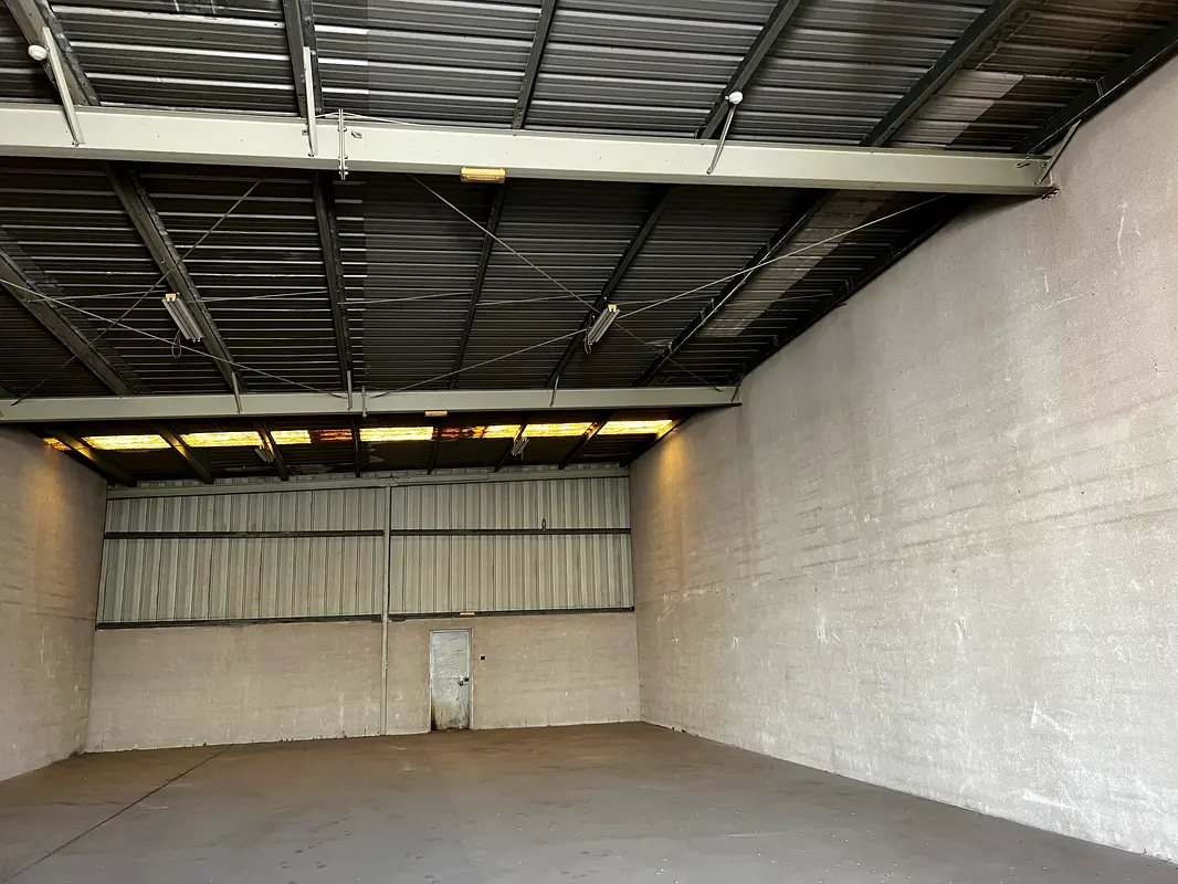 Neat and clean warehouse  - Storage only - Grab this deal