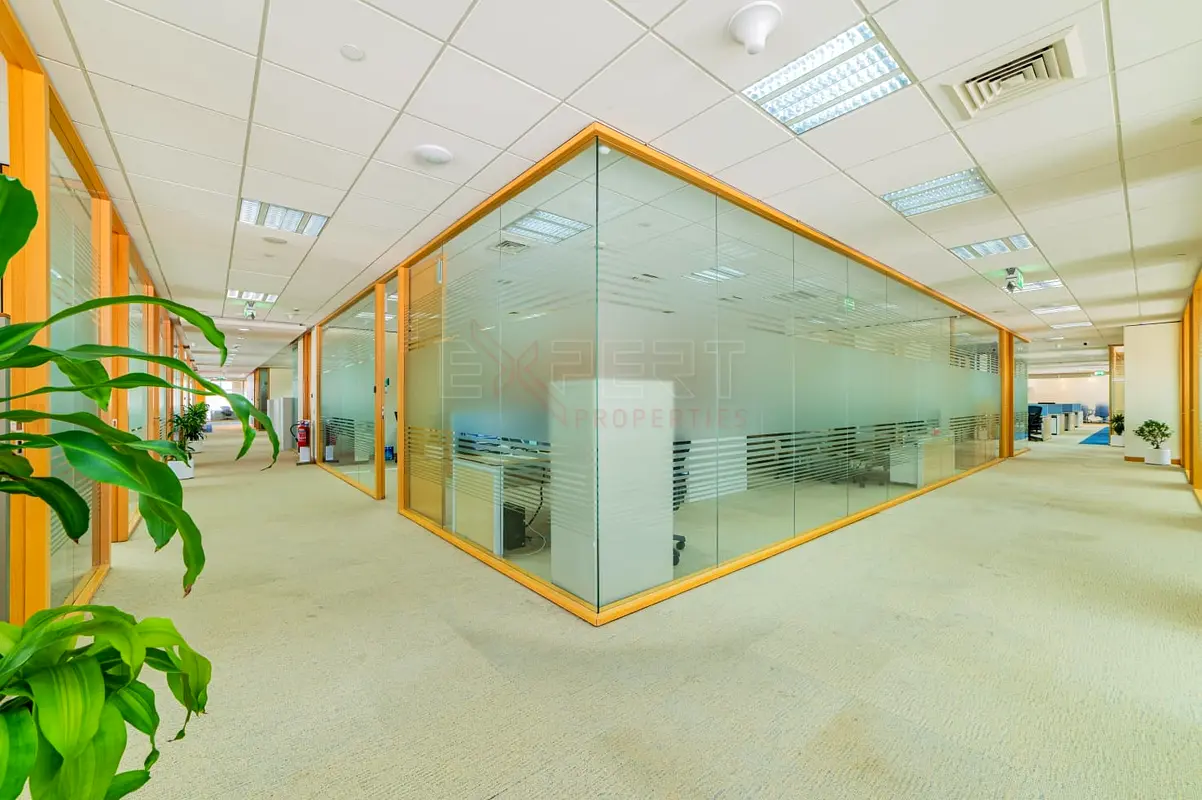DEDICATED DESK | ALL INCLUSIVE | FURNISHED