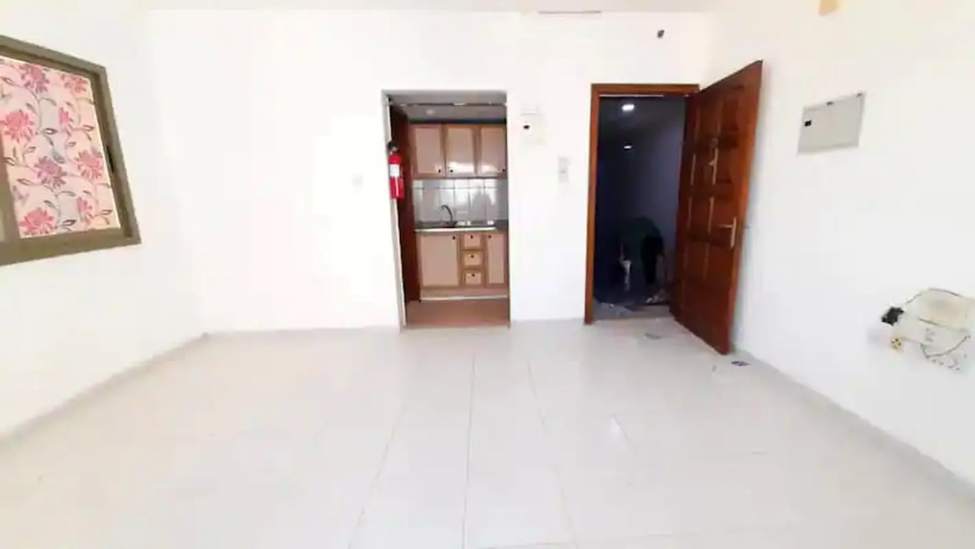Specious Studio Apartment with Nice Kitchen And 1 Toilet In Family Building In Only AED 9990! So Bok