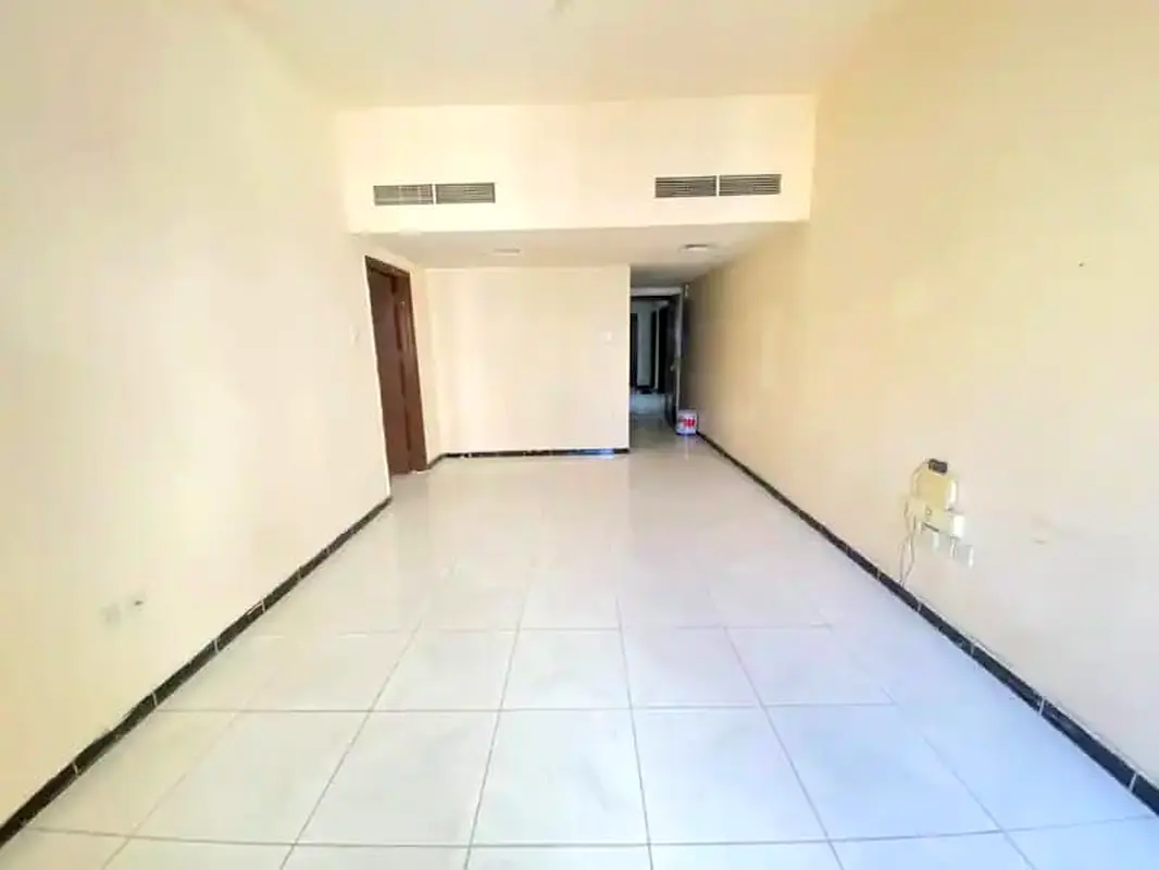 One Month Free  Like New Specious 1BHK with Nice Kitchen And 1 Toilet In Family Building And Central