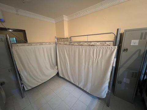 Bed space available  in Al rigga