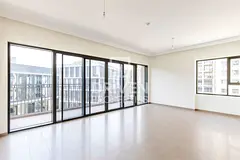 Spacious Bright Apt | Ready To Move In