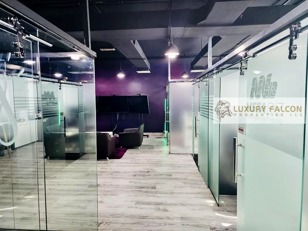 Luxurious Office | Canal View | Partitions