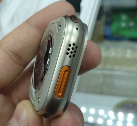 Apple Watch 8 Ultra Clone Replica Gold Edition