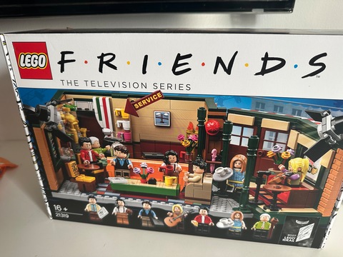 Lego friends at central perk set