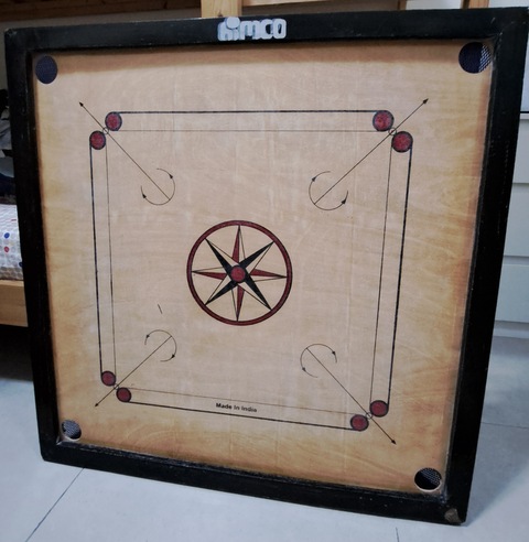 Carrom Board with carroms and powder for sale