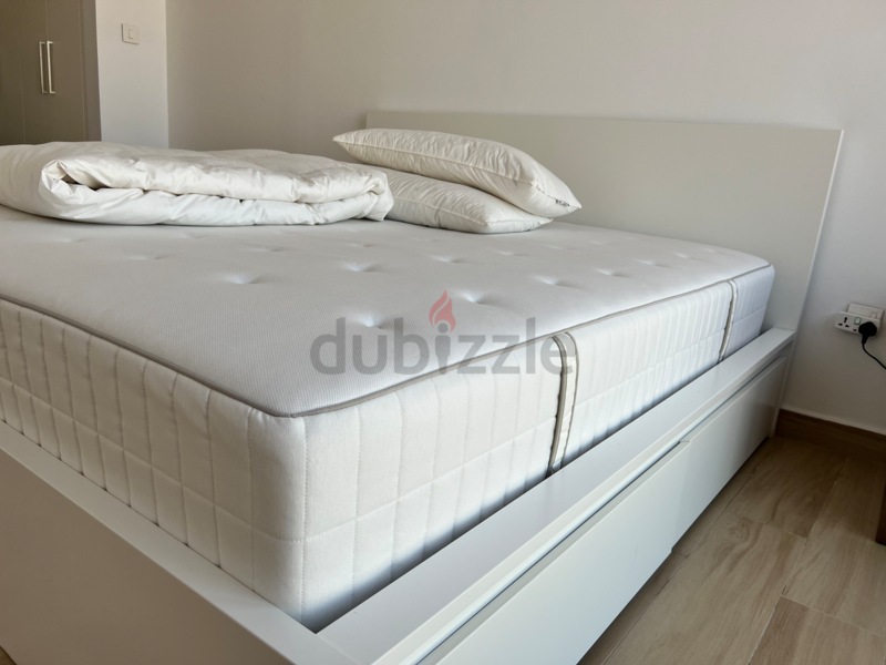 King size mattress - perfect condition-0