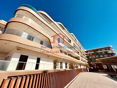 State Of The Art One Bedroom Apt With Beach Access