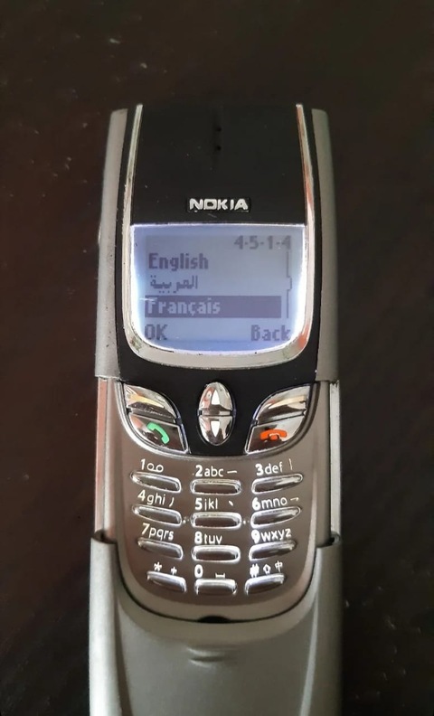 Nokia 8890 pre iPhone