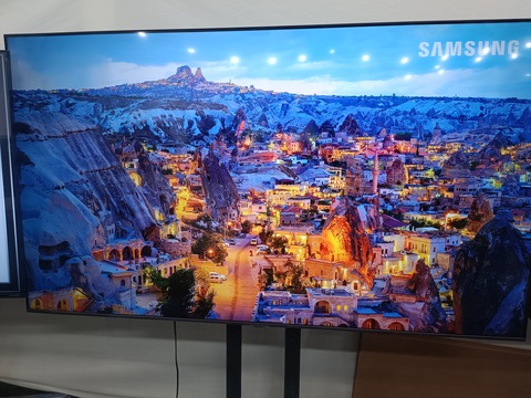 Samsung 65 Crystal UHD 4K Smart TV