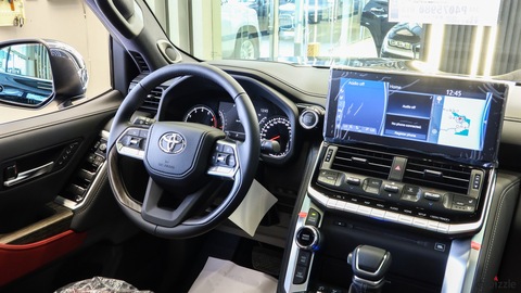 Toyota Land Cruiser VXR 2023 KM 0 GCC Specs