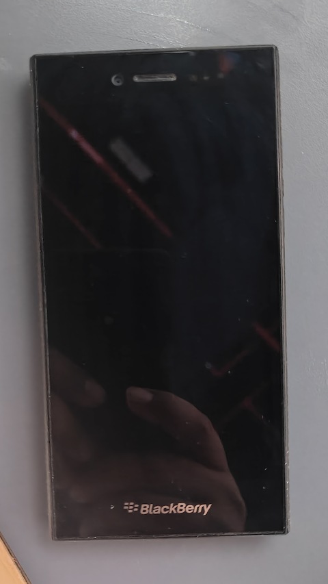 Blackberry Z3 Classic Collection phone working fine