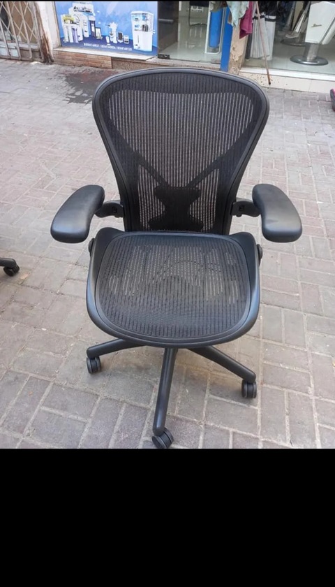Heman miller chair for sell