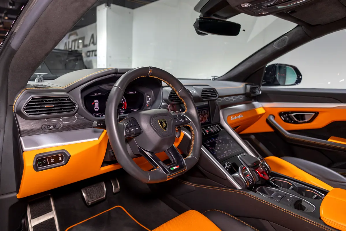 2019 URUS (GCC , WARRANTY AND SERVICE CONTRACT)