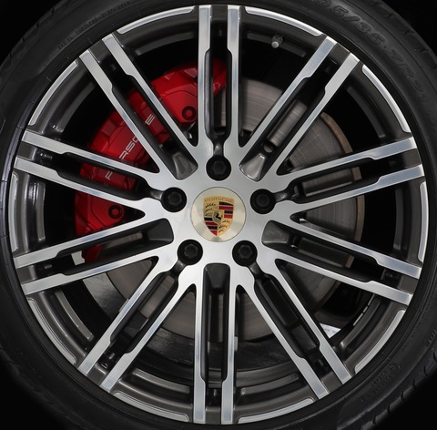 EXCLUSIVE OFFER • 2,995x60PM • 2016 Porsche Cayenne GTS 3.6L 440bhp V6 • Porsche Warranty • GCC