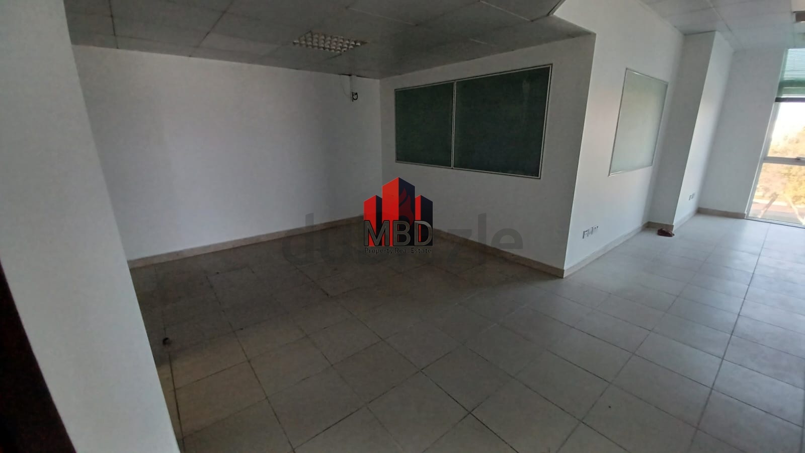 Amazing Office 159sqm Easy To Find Parking