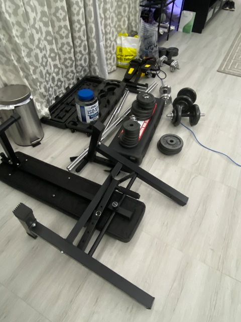 Sport Equipment / dumbbell / gym / weights / bench