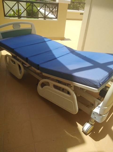 ELECTRIC HOSPITAL BED