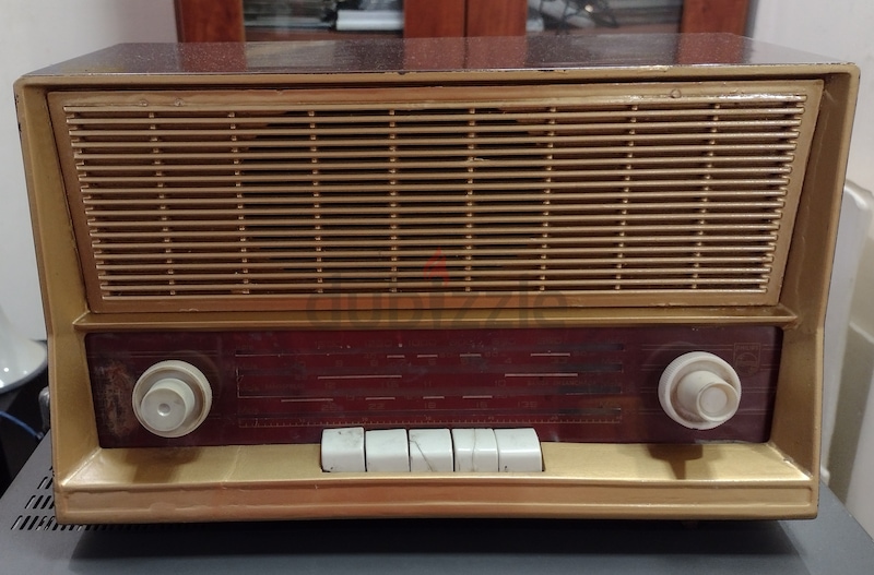 Antique Philips Radio