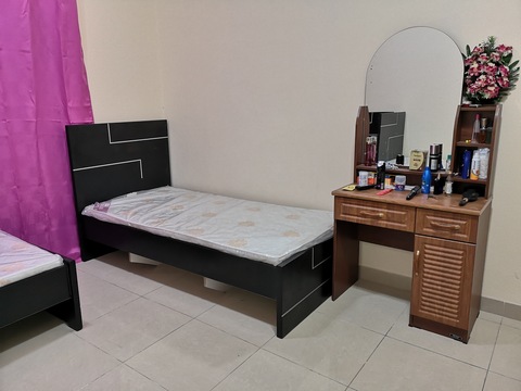 New Villa: Room with balcony, Parking available in a villa very close to Abuhail metro,Horlanz,Deira