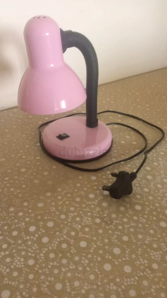 Pink table lamp (working perfectly)63220831781505111