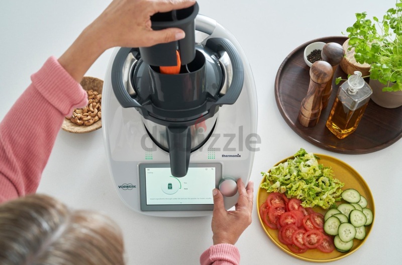 Thermomix with cutter-0