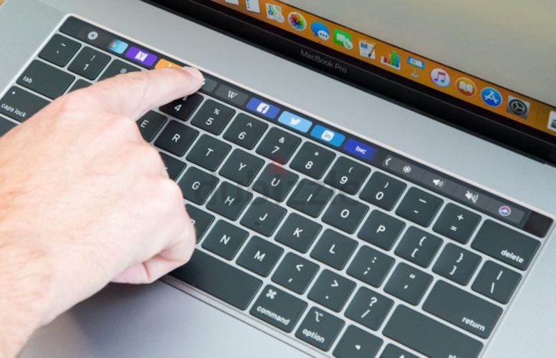 MacBook Pro 15 (2018) core i7/16gb/512gb touchbar | dubizzle