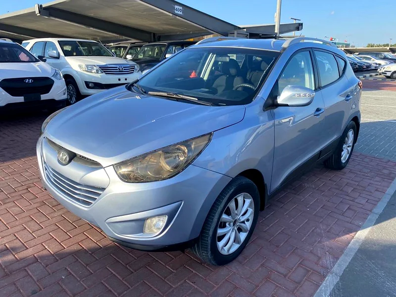 Hyundai tucson 2013 silver color GCC cleen car63156541375233113