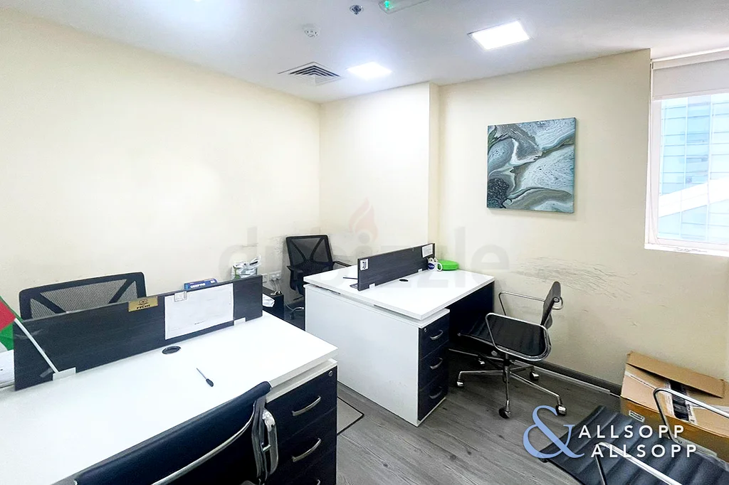 Fitted Unit | Partitioned | High Floor