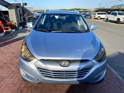 Hyundai tucson 2013 silver color GCC cleen car