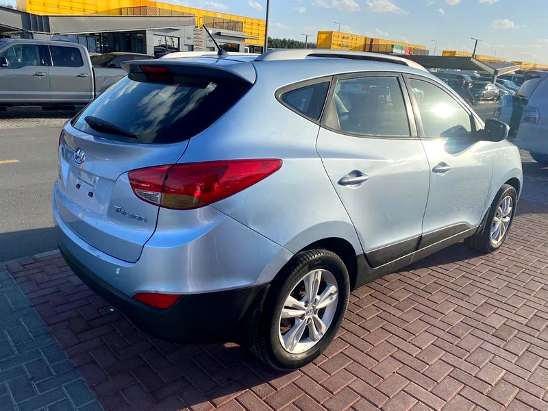 Hyundai tucson 2013 silver color GCC cleen car63156541375233112