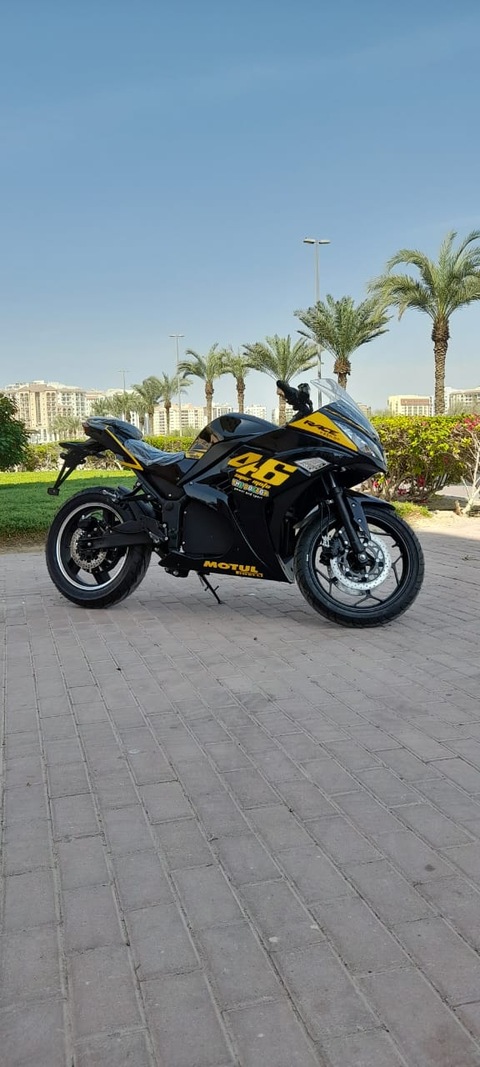 Smart electric Scooter bike 3000 watts speed 100 kmph 72 v battery with warranty