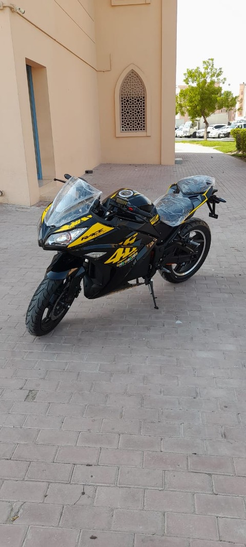Smart electric Scooter bike 3000 watts speed 100 kmph 72 v battery with warranty