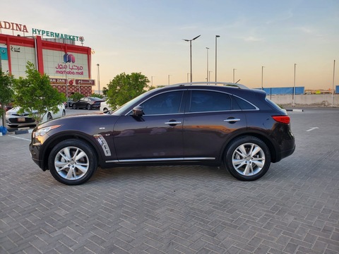 2017 Infiniti QX70 Gcc FullOption in Excellent Condition (Bank Finance also Available)