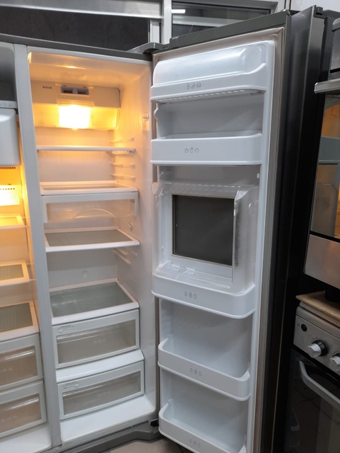 Lg side by side fridge with water dispenser and ice maker