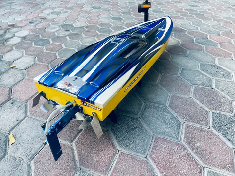TREXXAS SPARTAN RC BOAT WITH 2x3S LIPO BATTERY FOR SALE!!!! Ready to Run Condition