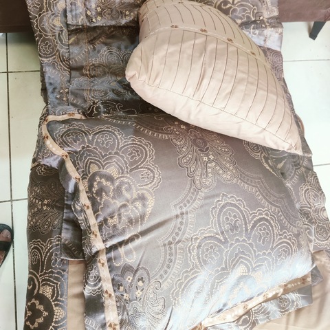 Brand New comforter set, king size