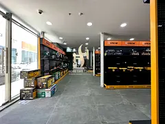 Shop With Great Location And Agreat Space