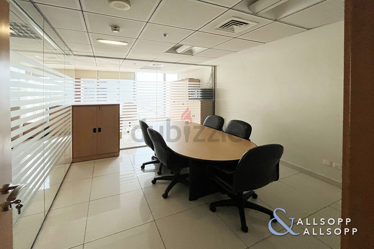 Spacious Office | Prime Location | Furnished