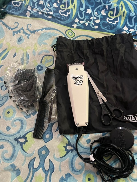 WAHL.   Haircutting kit