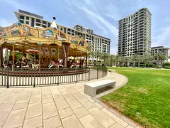 Spacious | Single Row | Walking Distance To The Pool