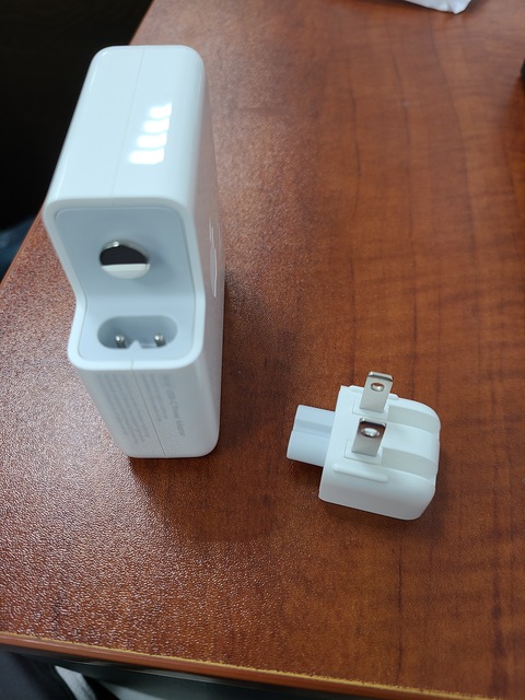 Apple 96W USB-C Power Adapter (MX0J2AM/A) White