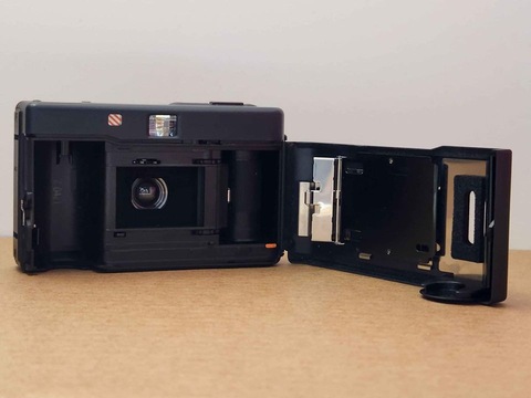 Canon MC point  shoot film camera (film Tested)