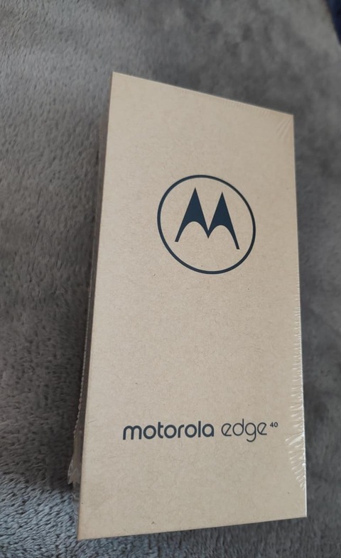 Motorola Edge 40 with Free Gifts
