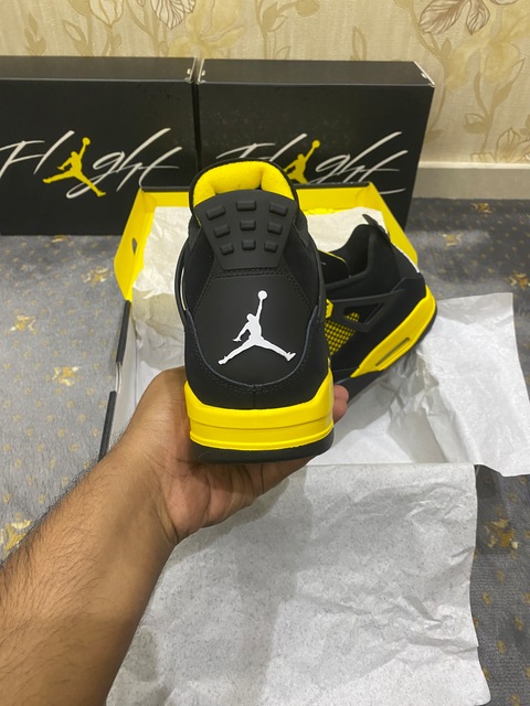 Nike Air Jordan 4 Retro “Thunder” Size 10, 10.5, 11